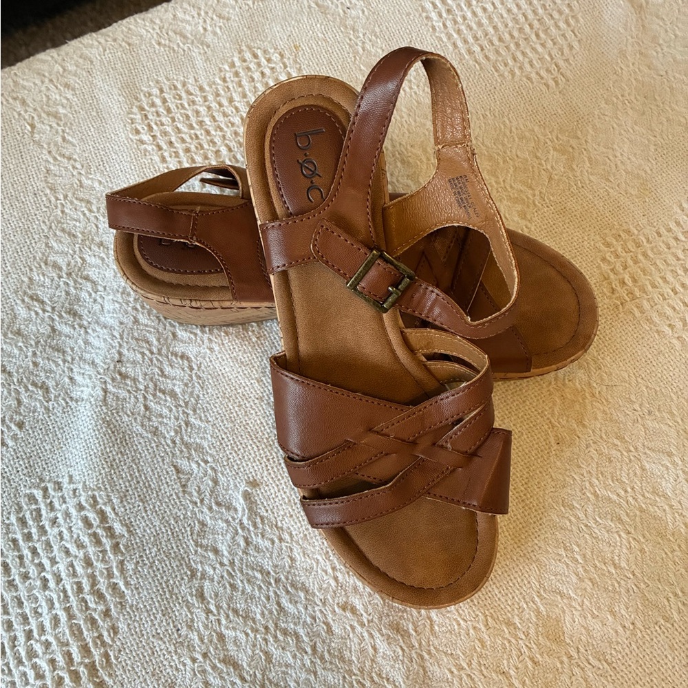 b.o.c. Women's Tan Strappy Sandals